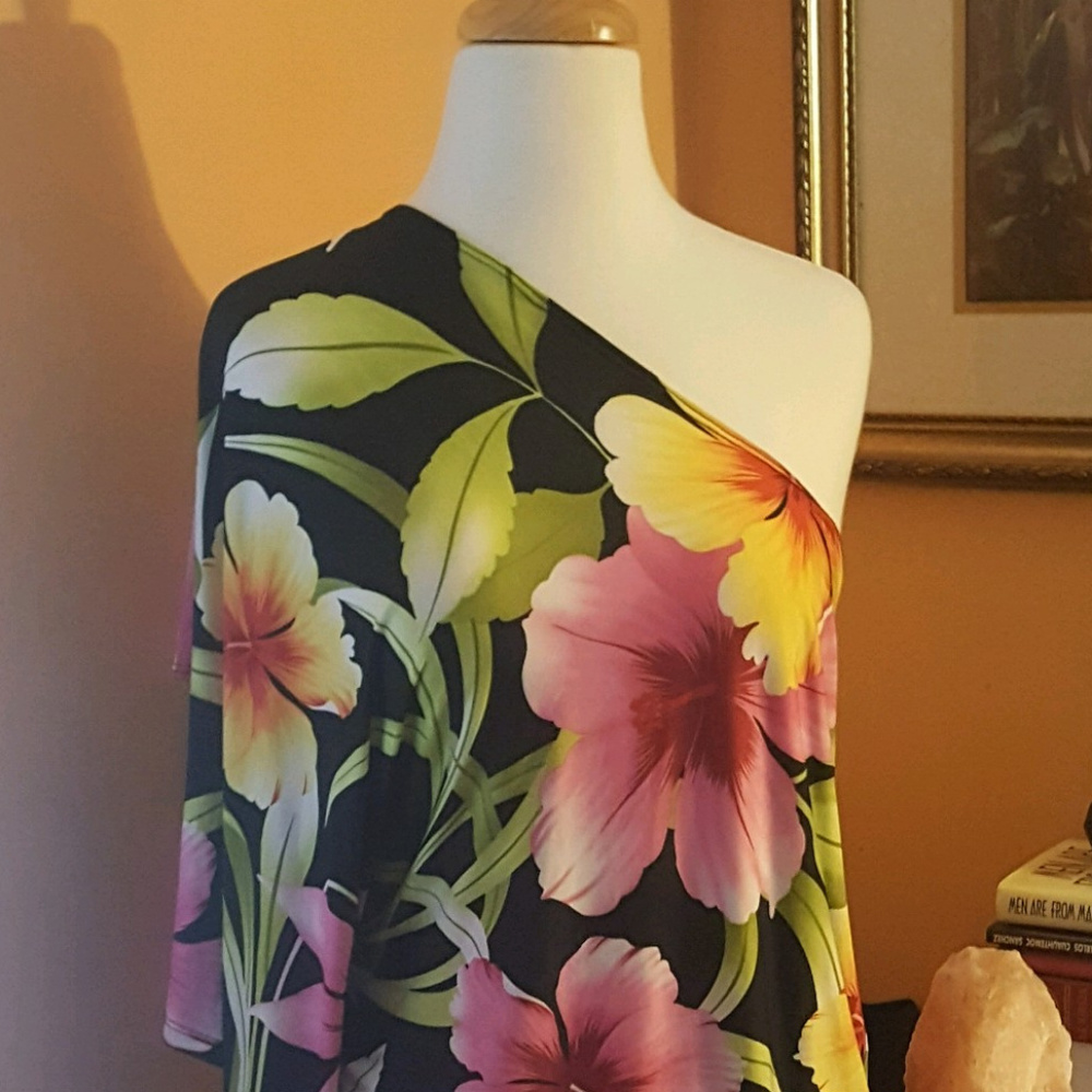 One shoulder blouse - Picture 3 of 3